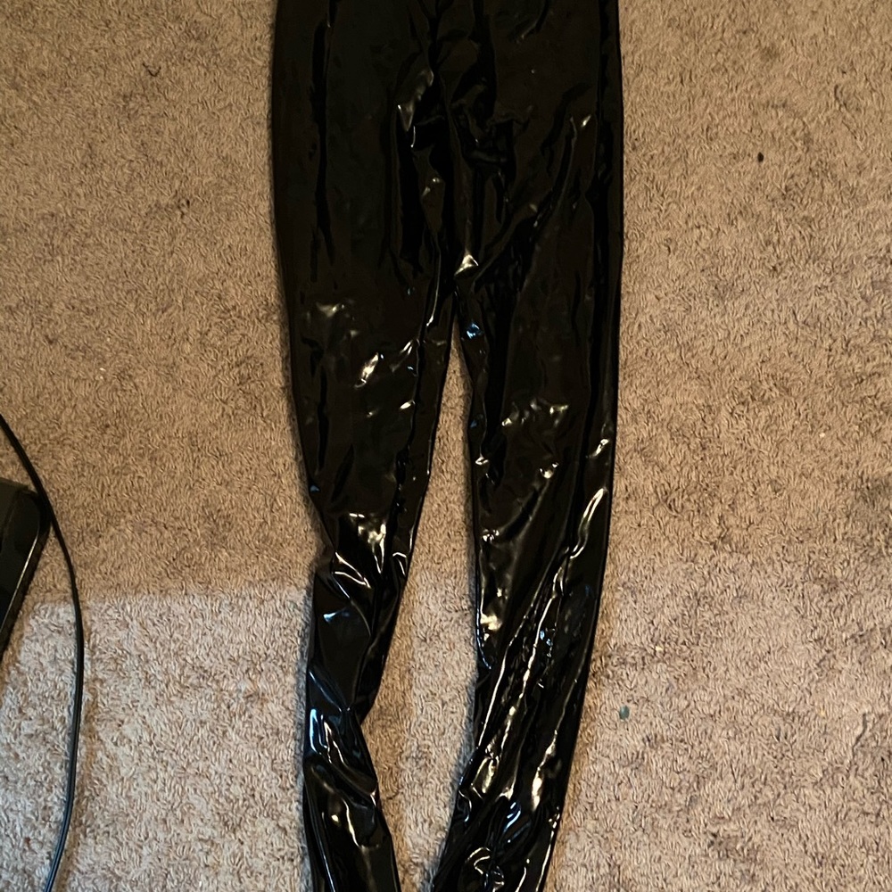 NEW PRETTYLITTLETHING VINYL SKINNY HEM SPLIT SZ 4